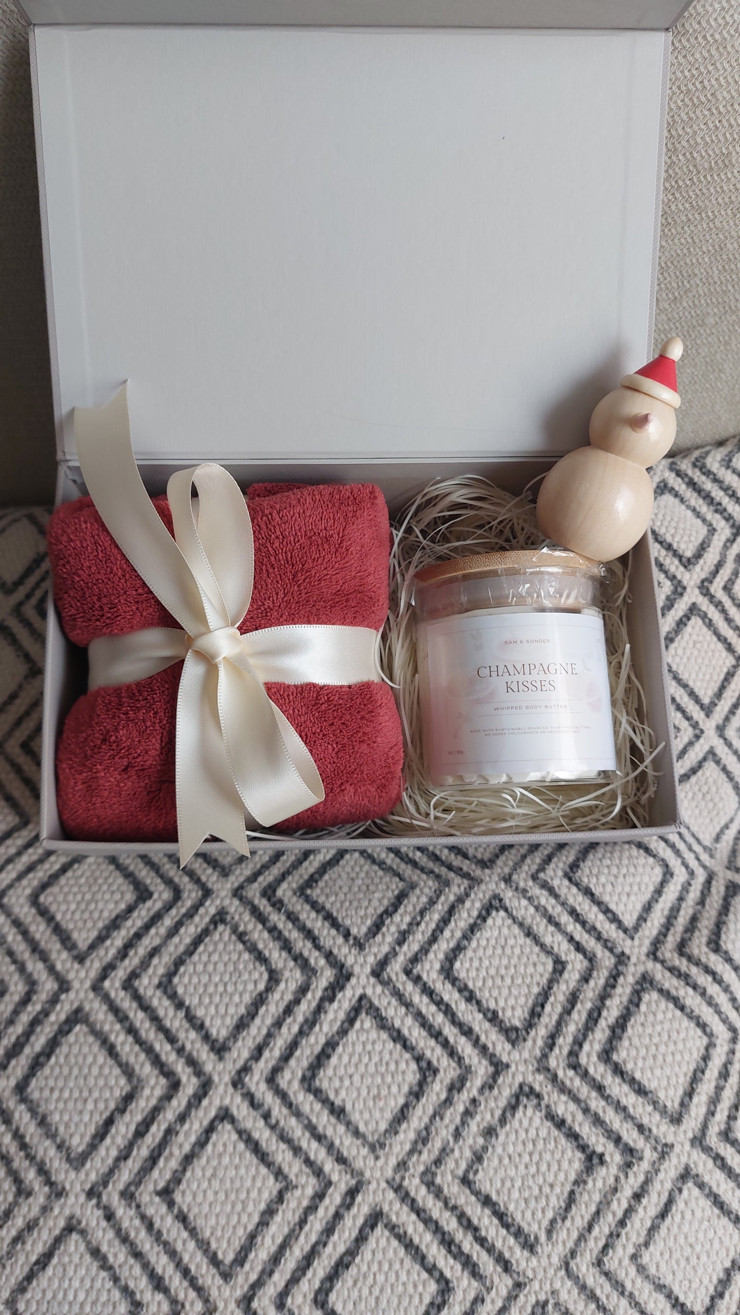 Champagne Kisses Gift Box